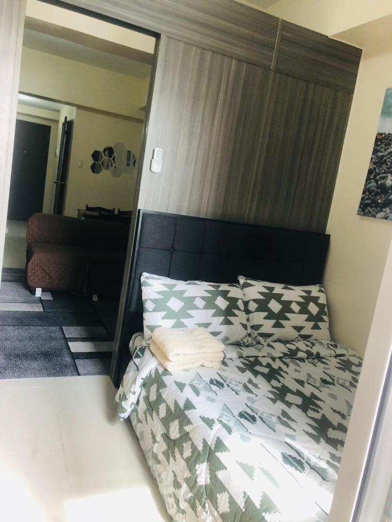 Oasis Deluxe 1 Bedroom with Balcony Condotel in Green Residences Malate Manila