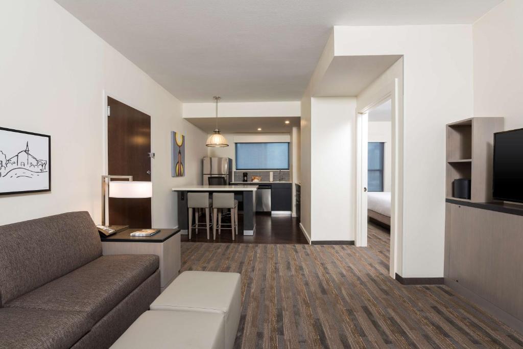 Hyatt House Austin/Downtown