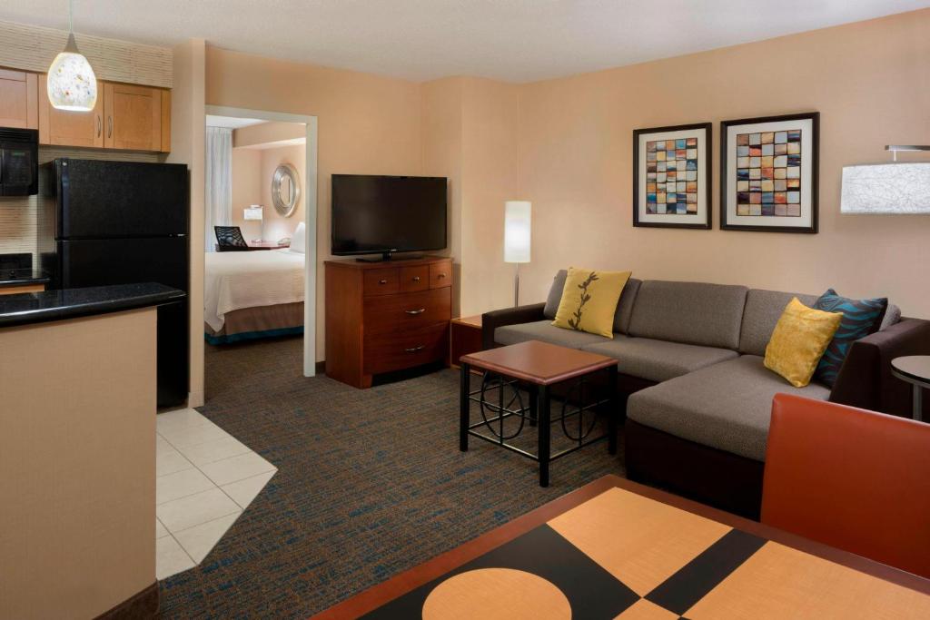 Residence Inn by Marriott Toronto Downtown / Entertainment District