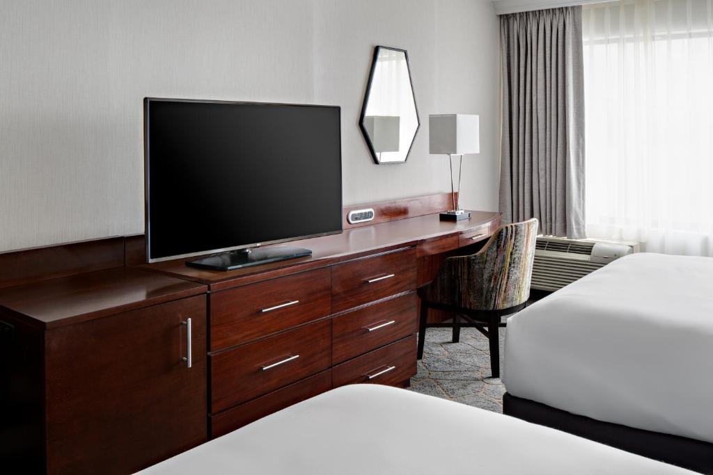 DoubleTree by Hilton Fairfield Hotel & Suites (Fairfield) 