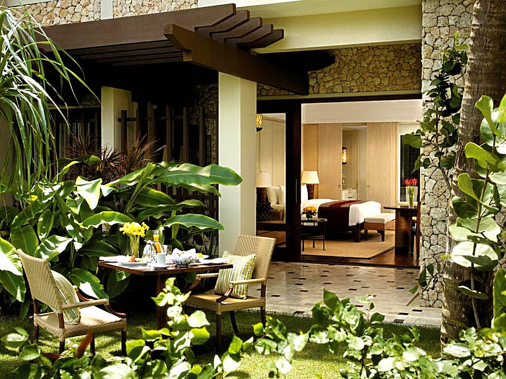 Shangri-La Boracay: Deluxe King Room with Free Roundtrip Caticlan Airport Transfers